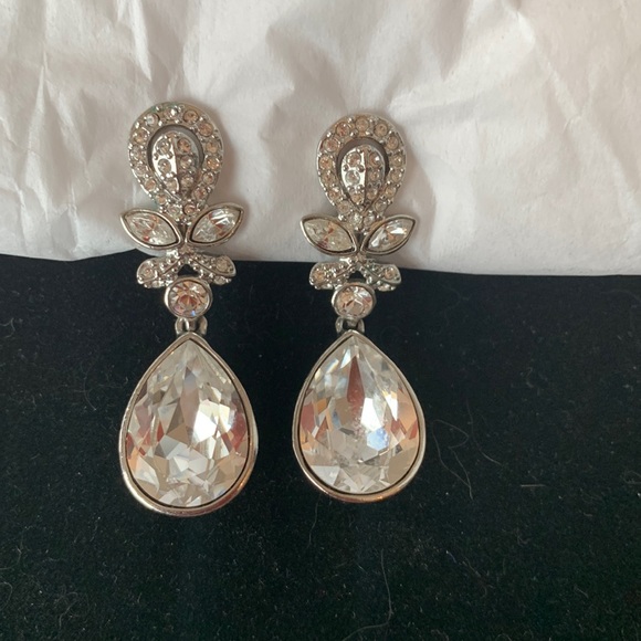 Givenchy Pre-Owned 2000s Crystal-Embellished Dangle Clip-On Earrings - Picture 1 of 6